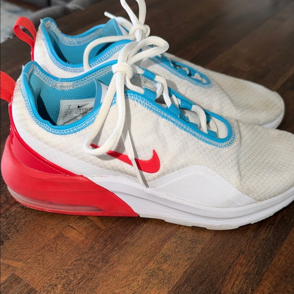 Nike Air Max Motion Women’s Size 8 - Picture 4 of 11